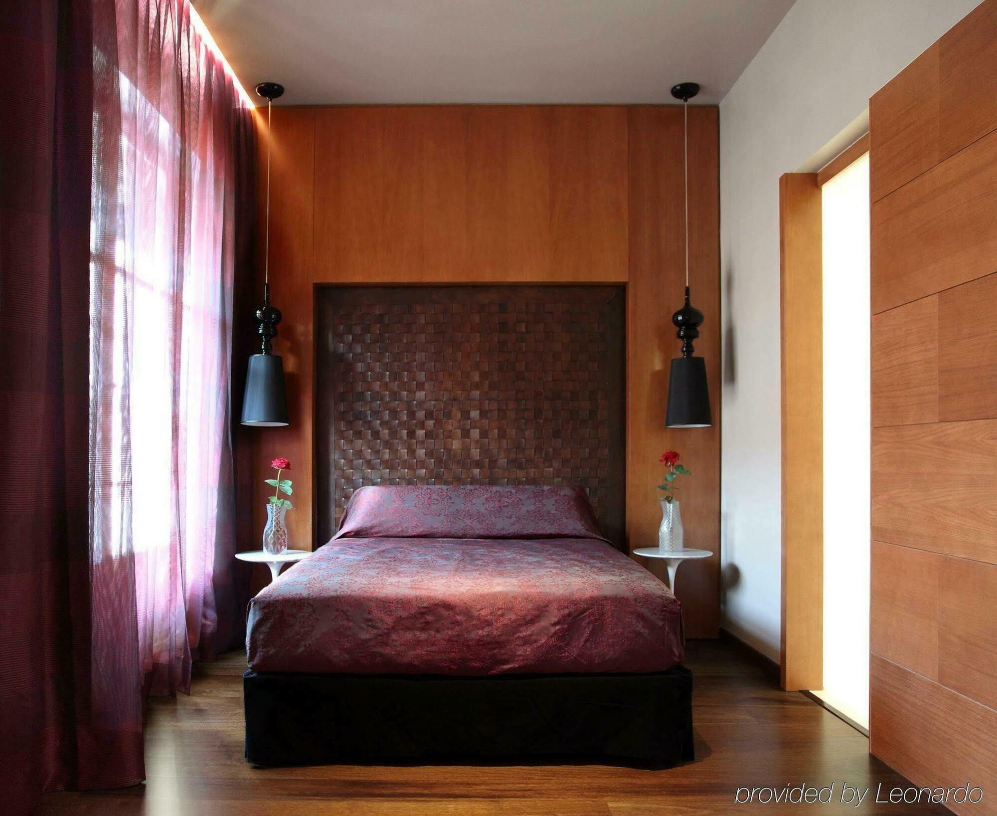 Banke Opera, Autograph Collection 5* Paris