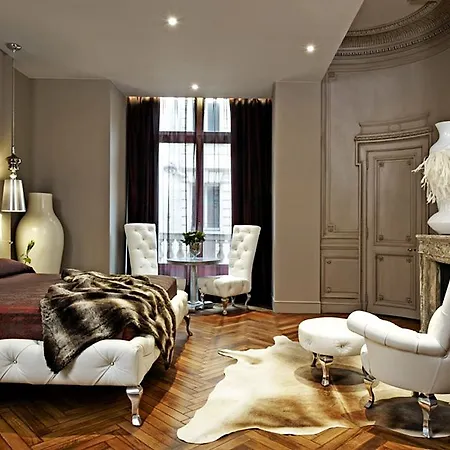 Banke Opera, Autograph Collection Hotel Parigi