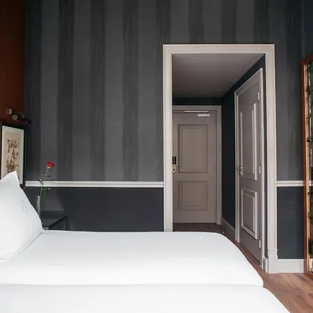 Banke Opera, Autograph Collection Hotel Parigi