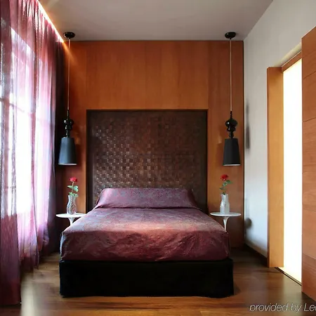 Banke Opera, Autograph Collection 5* Parigi