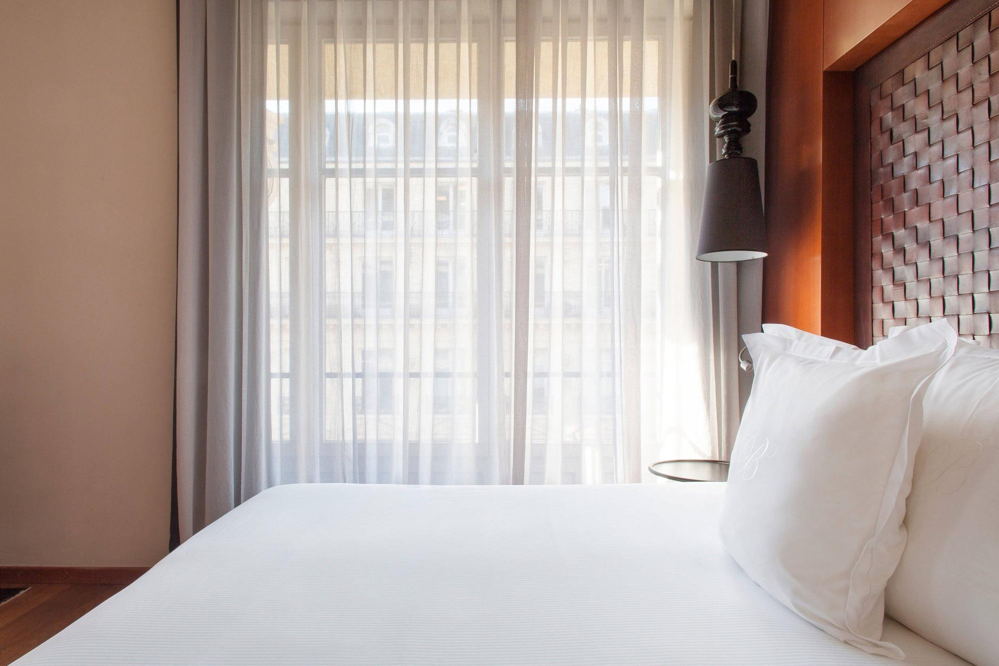 Banke Opera, Autograph Collection 5*