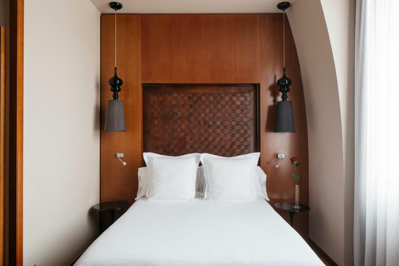 Banke Opera, Autograph Collection 5*