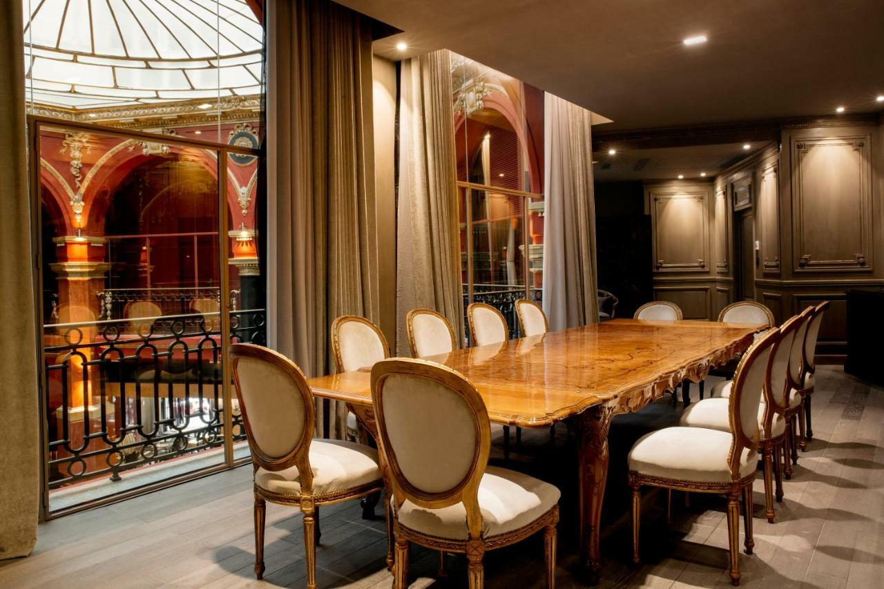 Banke Opera, Autograph Collection 5*