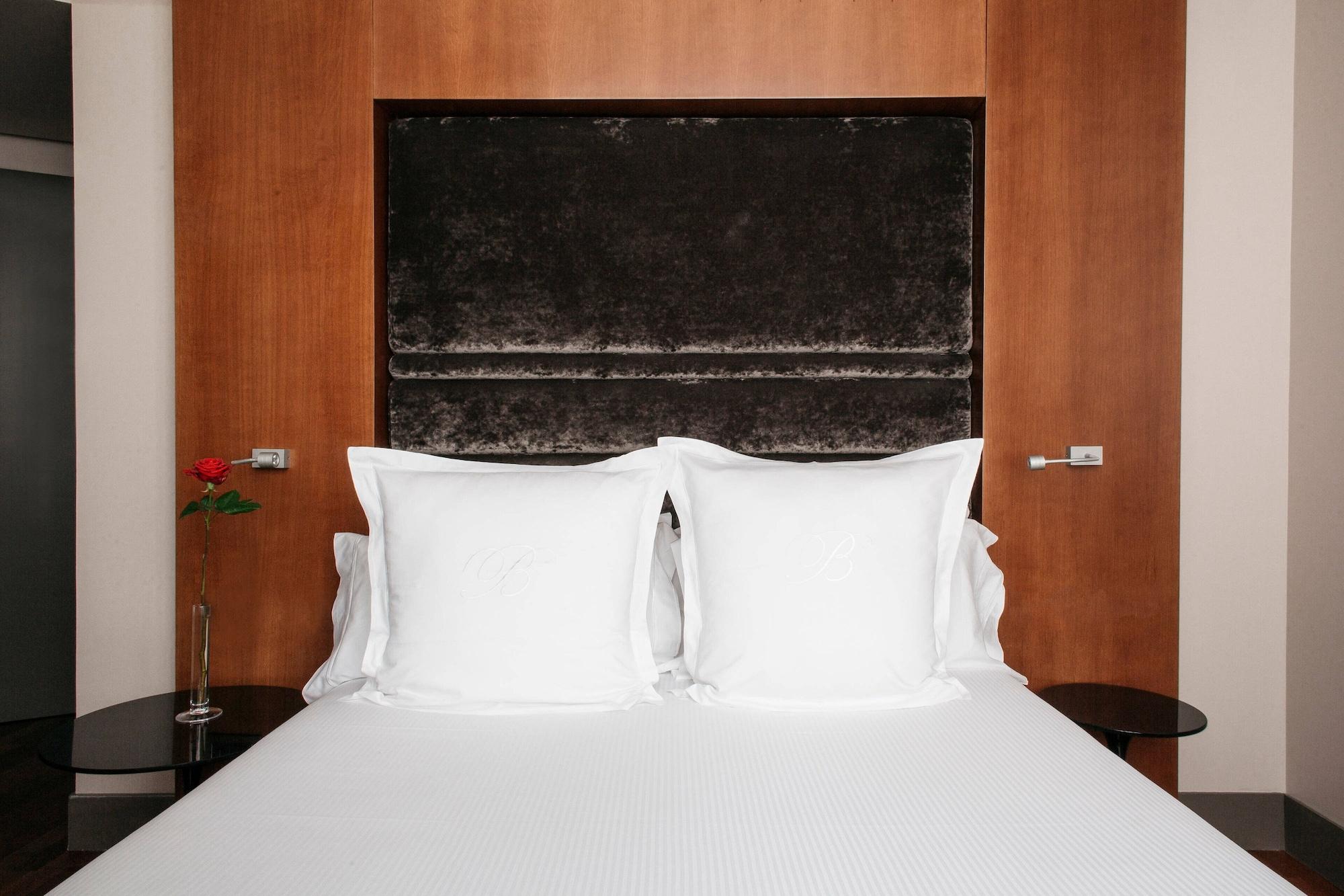 Banke Opera, Autograph Collection Hotel Parigi