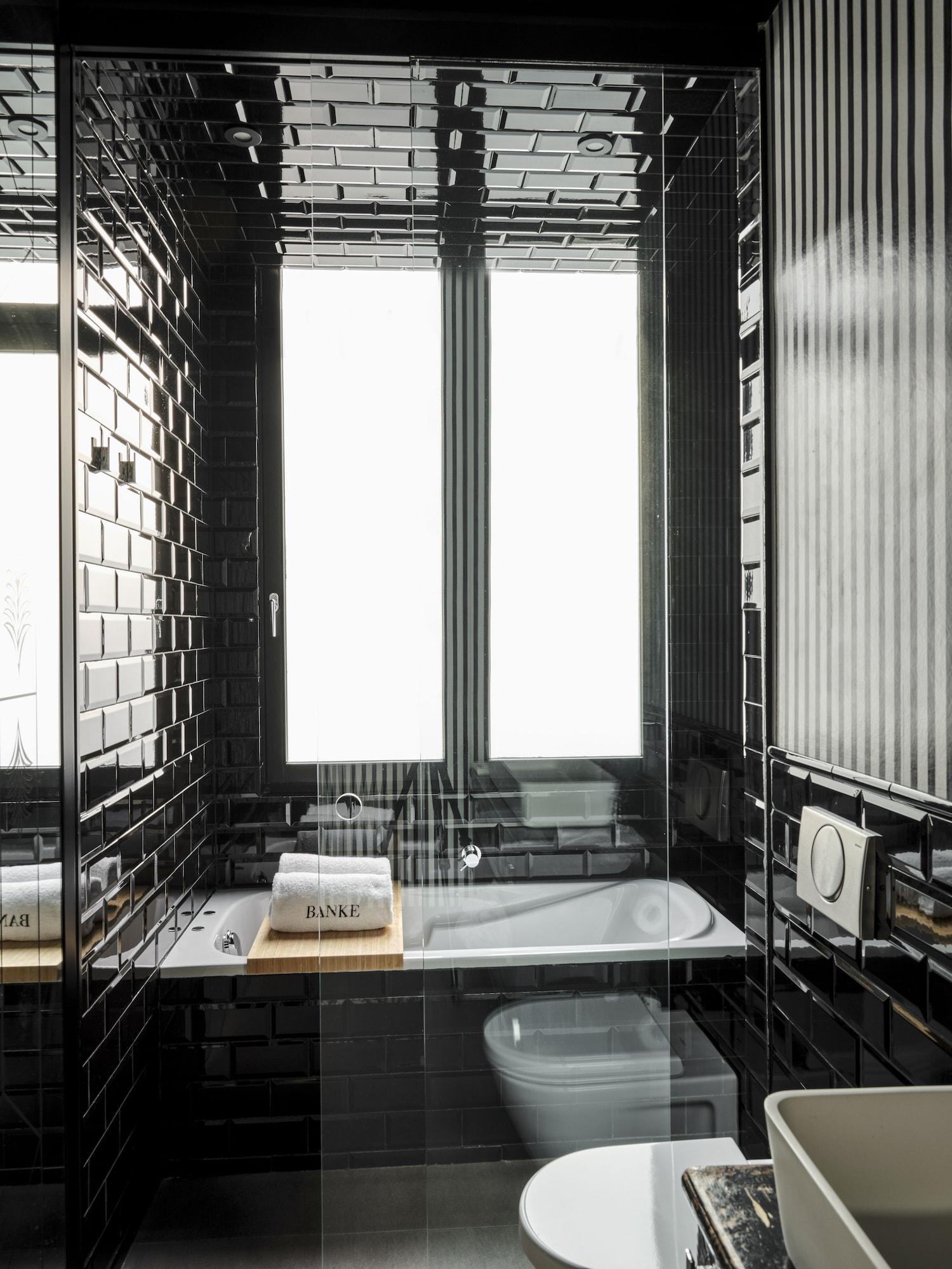 Banke Opera, Autograph Collection Hotel