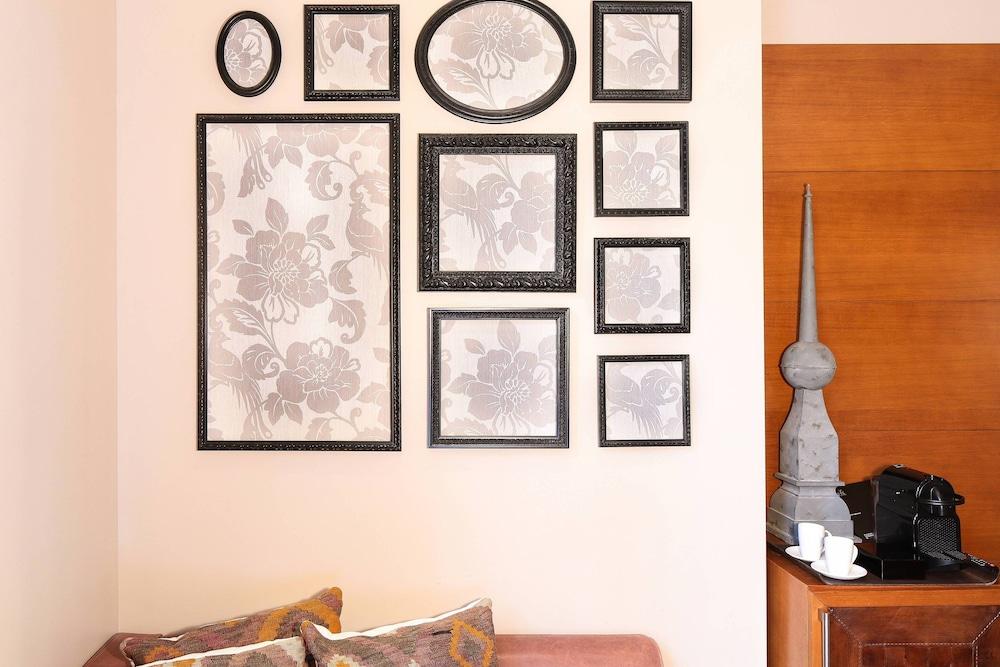 Banke Opera, Autograph Collection