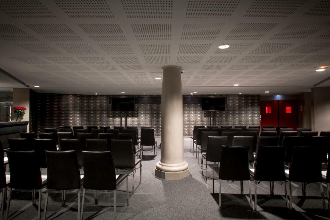 Banke Opera, Autograph Collection